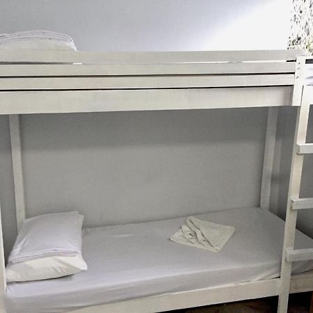 Ziet Hotel Mambajao Habitación foto