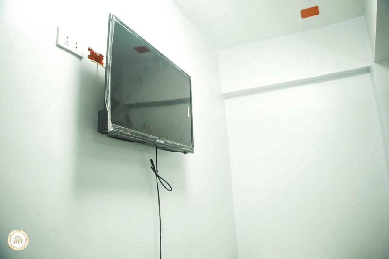 Ziet Hotel Mambajao Habitación foto
