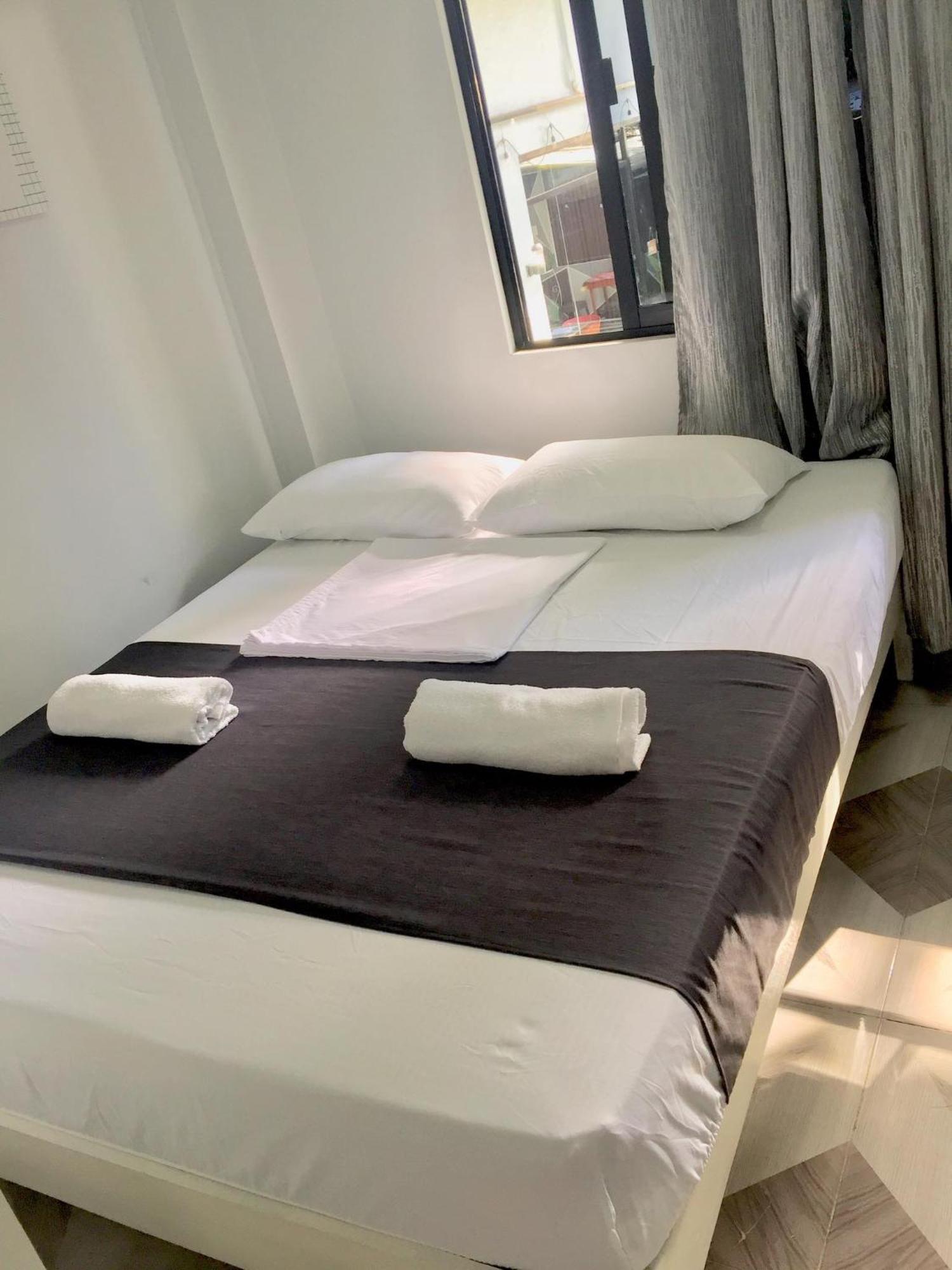 Ziet Hotel Mambajao Habitación foto